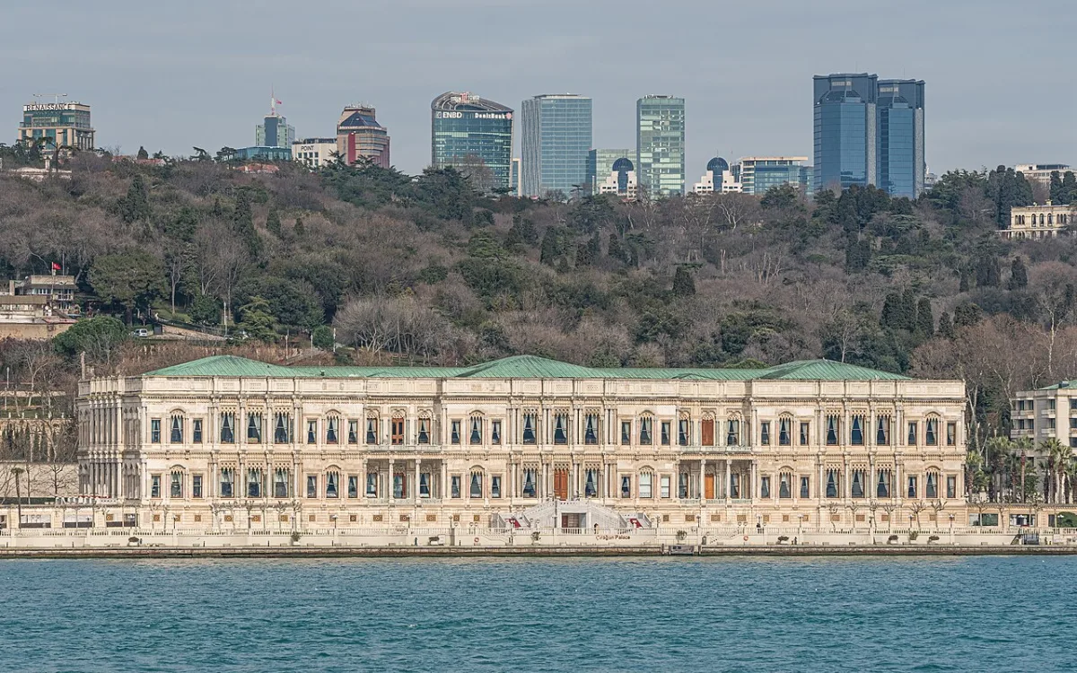 Çırağan Sarayı